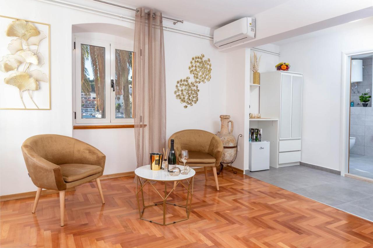 Deluxe Dreamy Room In The Center Of Hvar With Sea View 흐바르 외부 사진