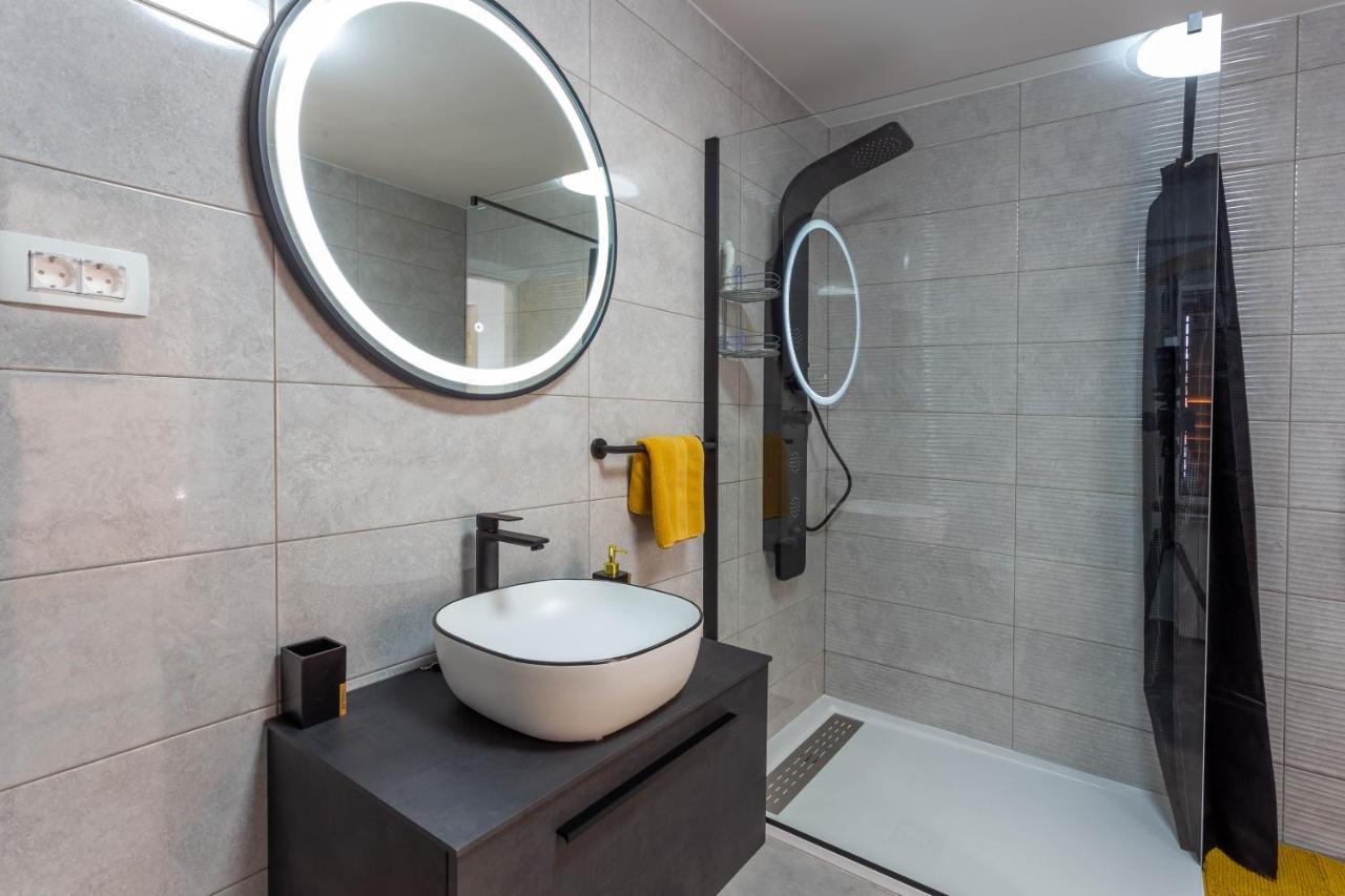 Deluxe Dreamy Room In The Center Of Hvar With Sea View 흐바르 외부 사진